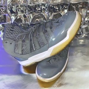 Jordan Max Aura 'Cool Grey